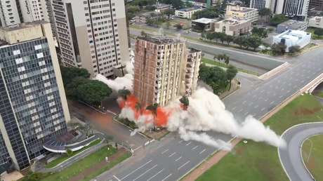 La impactante demolición de uno de los edificios más emblemáticos de la industria hotelera en Brasil (VIDEO)
