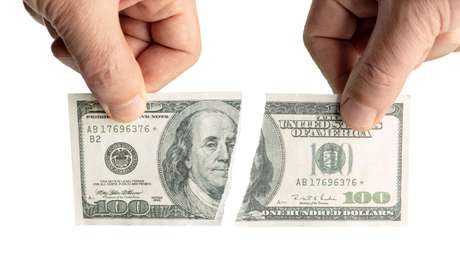 Trump se pronuncia sobre informes acerca del debilitamiento del dólar