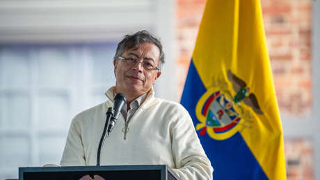 Petro responde a "periodistas chismosos": hago "cosas muy buenas" en la cama (VIDEO)