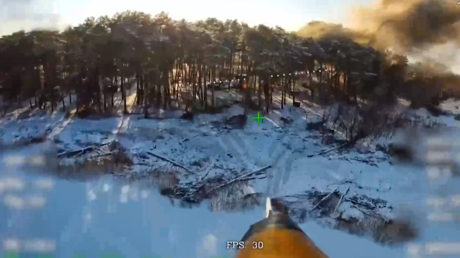 VIDEO: Operadores de drones rusos diezman al Ejército de Ucrania en una serie de ataques