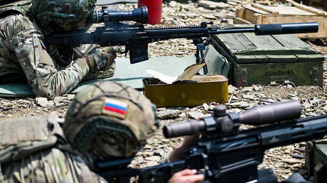 "Nos protegemos las espaldas uno a otro": Así se ve un dúo de francotiradores rusos