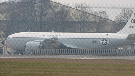 'Husmeador nuclear' de EE.UU. aterriza en Reino Unido en medio de amenazas de Trump a Irán