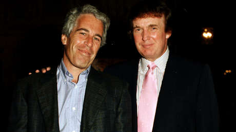 Trump arremete contra el presentador de los Grammy tras una broma en su contra sobre Epstein