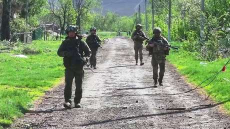 Medvédev: Nunca olvidaremos a los coreanos que lucharon codo con codo con nuestros soldados de manera heroica