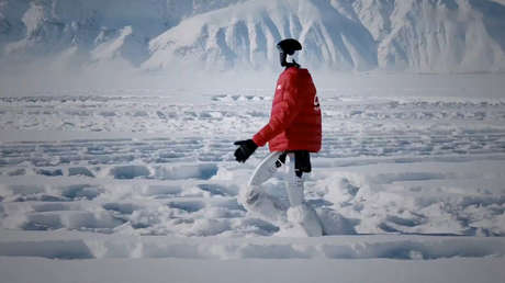 VIDEO: China prueba el primer robot humanoide capaz de caminar en condiciones extremas