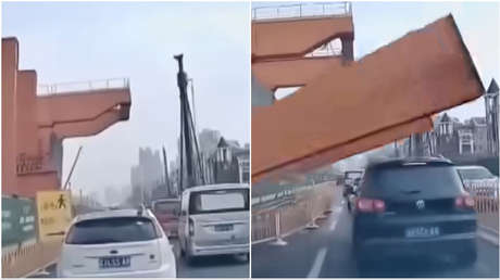 VIDEO FUERTE: Una grúa se desploma y aplasta varios vehículos en plena vía