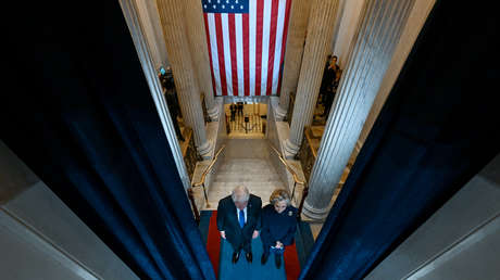 Los Clinton "ceden por completo" y se someterán a un interrogatorio grabado ante el Congreso