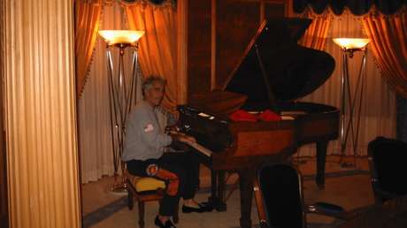 "Baile de vampiros": Zajárova se pronuncia sobre los archivos Epstein