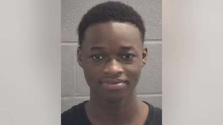 Mató a un menor y sonrió durante su arresto (FOTO)