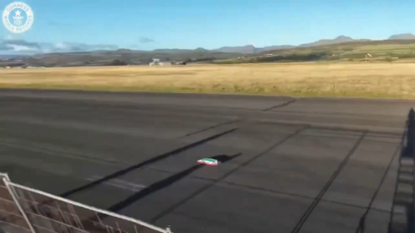 Más veloz que la F1: así es el coche a control remoto más rápido del mundo (VIDEO)