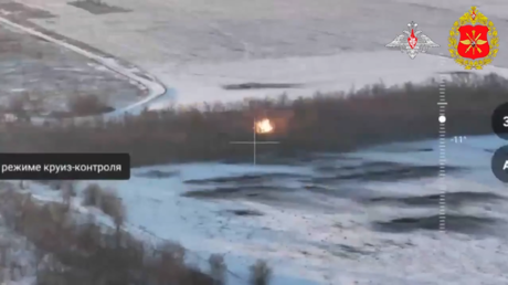 VIDEO: Coordinación perfecta de drones y artillería rusa acaba con un blanco enemigo