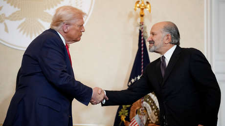 Instan a la dimisión del secretario implicado en los archivos de Epstein y la Casa Blanca responde