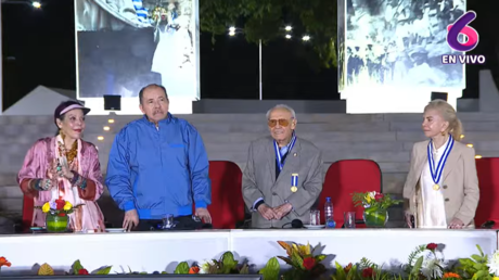Copresidentes de Nicaragua otorgan primera Medalla de la Reconciliación y la Paz Cardenal Miguel