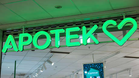 Popular farmacia sueca paga a sus empleados por charlar durante la jornada laboral