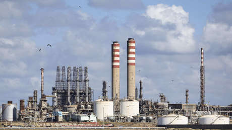 EE.UU. autoriza el suministro de bienes y servicios para la producción de petróleo y gas en Venezuela