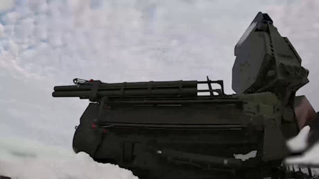 VIDEO: Guardia permanente de sistema de defensa ruso no da tregua al enemigo