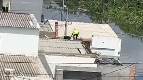 VIDEO: Indignación por el robo en las casas desalojadas por las graves inundaciones de Colombia