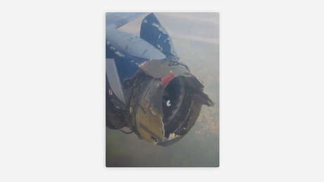 Avión aterriza de emergencia tras "fuerte estruendo" en un motor (FOTOS, VIDEOS)