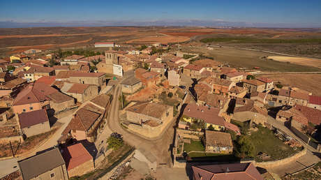Casa gratis y trabajo asegurado para la familia con niños que vaya a vivir a un pueblo de 40 vecinos