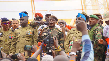 Jefe militar de un país africano: "Vamos a la guerra con Francia"