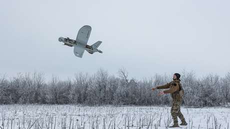 Ucrania lanza ataque masivo de drones contra objetivos civiles y plantas industriales en una provincia rusa
