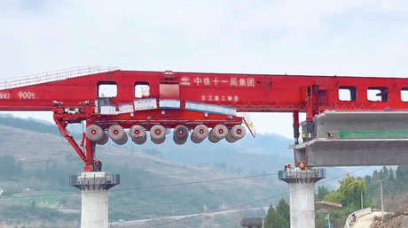 Eficiencia y celeridad: equipo de construcción chino arma un puente en tiempo récord (VIDEO)