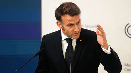 Macron rechaza críticas formuladas por Vance un año atrás y las califica de "anticuadas"