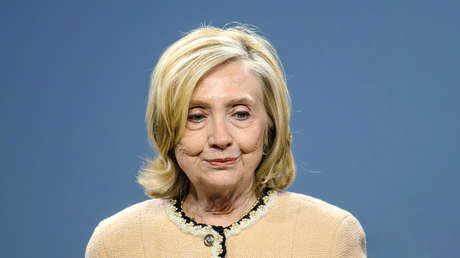Hillary Clinton: Que un nombre aparezca en los archivos Epstein no significa que cometiera crimen