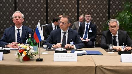 Primera mirada a las negociaciones trilaterales sobre la resolución del conflicto ucraniano