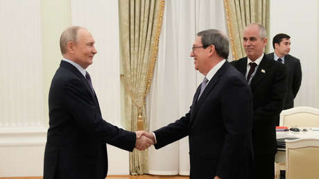 El Kremlin confirma que la ayuda a Cuba fue un tema en la reunión de Putin con Bruno Rodríguez