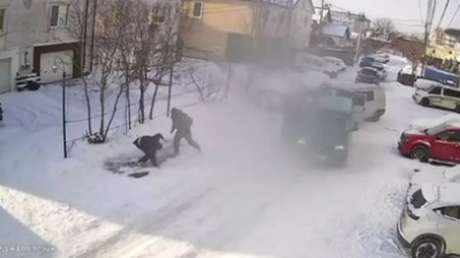 VIDEO: Reclutadores atacan a un futbolista que intentaba salvar a un hombre de la movilización forzosa en Ucrania