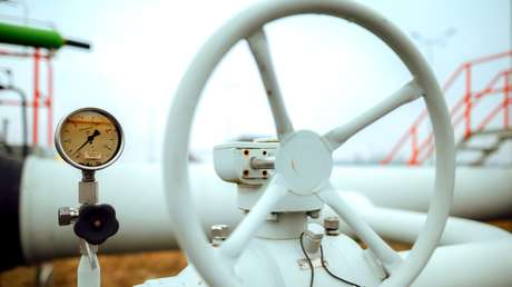 Hungría sopesa cortar el suministro de gas y electricidad a Ucrania