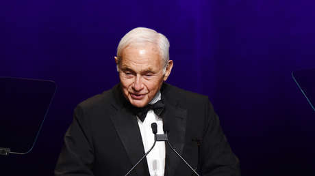 "Te mato, joder": pillan el susurro del abogado al exjefe de Victoria's Secret en plena audiencia sobre Epstein