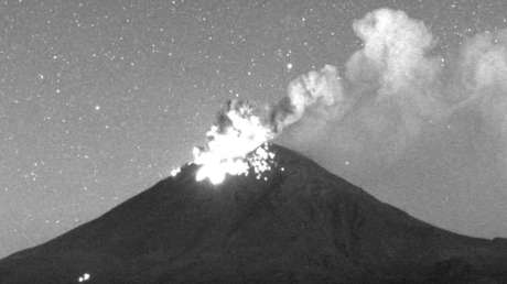 VIDEO: El mayor volcán mexicano emite gases y ceniza 29 veces en un día