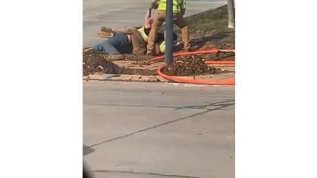 De técnicos a peleadores de MMA en un segundo: captan una fuerte trifulca en plena calle (VIDEO)