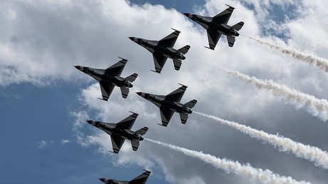 EE.UU. aumenta el número de aviones militares en Oriente Medio mientras amenaza con atacar Irán