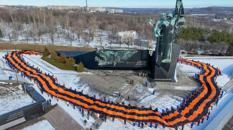 VIDEO: Despliegan una cinta de San Jorge de 200 metros en Donetsk