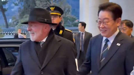 VIDEO: Primera dama de Brasil luce un atuendo tradicional coreano durante una cena oficial