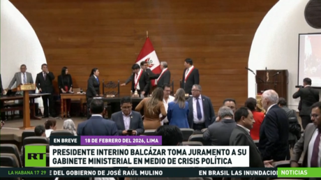 Presidente interino Balcázar toma juramento a su gabinete ministerial en medio de la crisis política