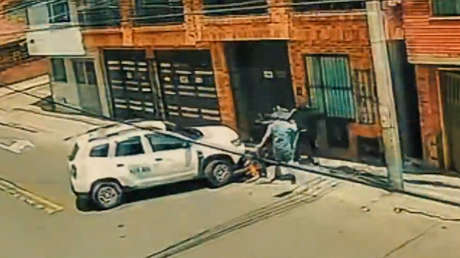 Roban a un anciano en Bogotá y reciben una sorpresa en plena calle (VIDEO)