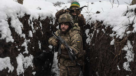 "Tenemos un déficit": Zelenski se queja de que los militares "están cansados"