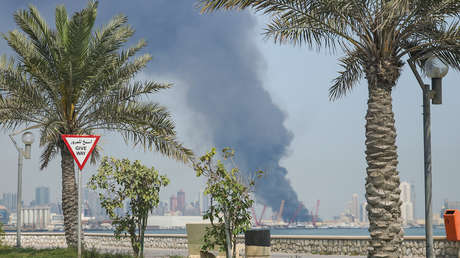 VIDEO: Denso humo se eleva desde una base naval de EE.UU. en Baréin tras ataque de Irán