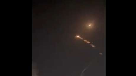 VIDEO: Tres disparos de Patriot no aciertan en un misil iraní y dejan 'al desnudo' una base clave de EE.UU.