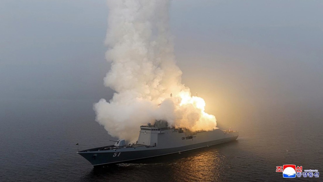 VIDEO: La Armada de la RPDC prueba sus misiles de crucero bajo la supervisión de Kim