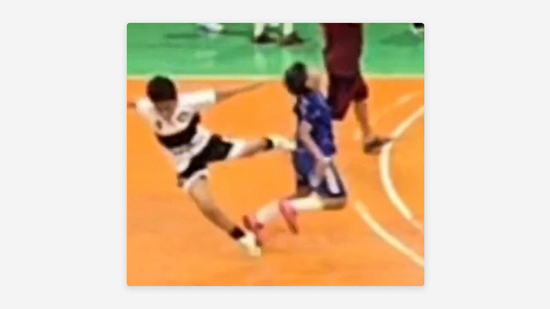 Un partido infantil termina en batalla campal con ‘patada voladora’ incluida