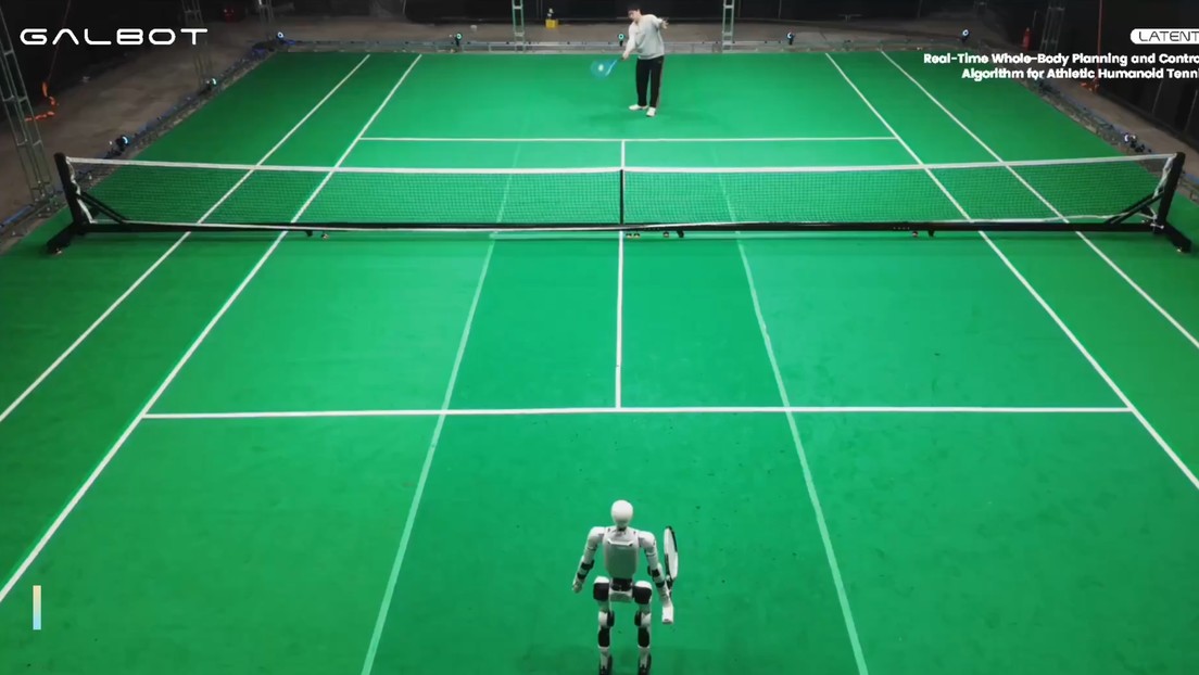 El primer robot humanoide tenista demuestra sus habilidades