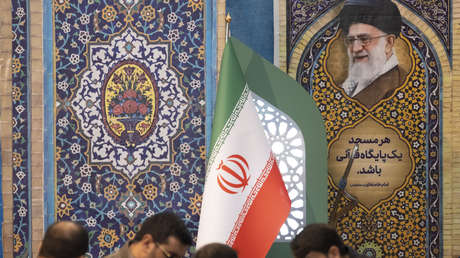 Revelan quiénes asumirán temporalmente el liderazgo en Irán