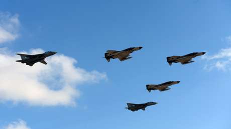 Fuerza aérea de Irán asesta golpes contra bases de EE.UU. en el golfo Pérsico e Irak