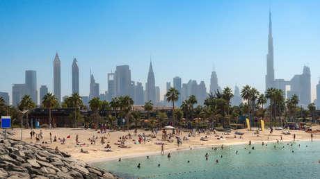 VIDEOS: Turistas rusos graban playas de Dubái en medio de represalias iraníes