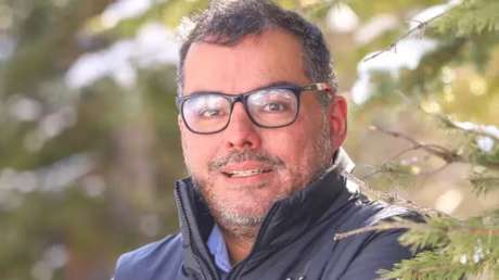 El coach que 'desplumó' a inversionistas diciendo que tenía el aval de un hermano de Elon Musk